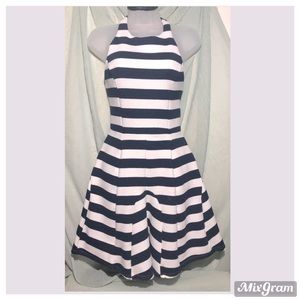 🛍5/20 Fit & Flare Halter dress sz S